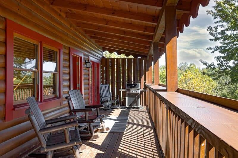 Movie Theater Hot Tub View Mountain Escape Gatlinburg Exterior foto
